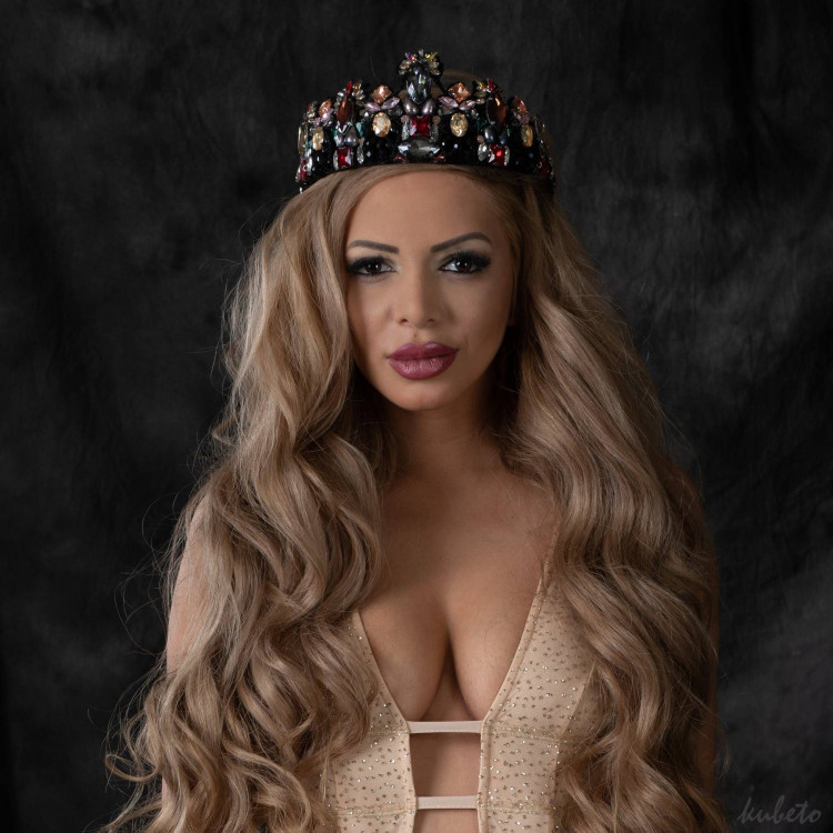Жанета Осипова лъсна чисто гола СНИМКИ 18+