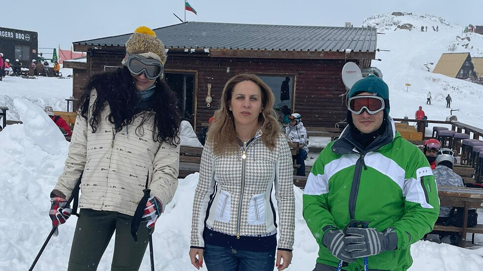 Николова в Боровец: Българите са по курортите