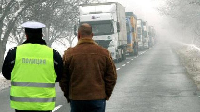 Първо в БЛИЦ! Каква е причината за тази необичайна активност на КАТ в София