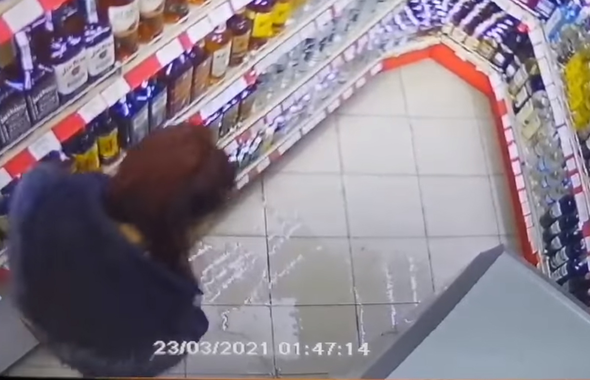 Почерпен казанлъчанин се потроши след нелеп опит за кражба ВИДЕО 