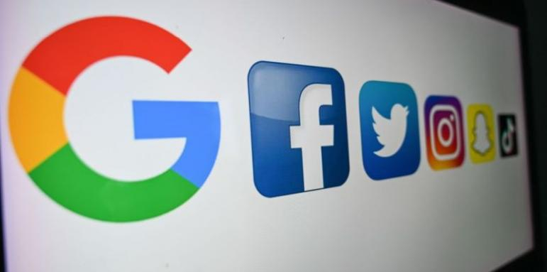 Прокурори искат Facebook и Twitter да цензурират антиваксърите