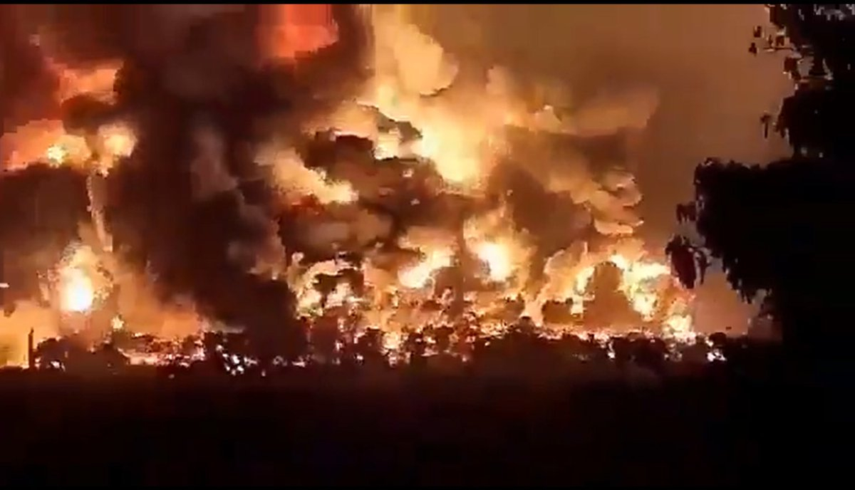 Още за ужаса в Индонезия: 1000 души са евакуирани, има пострадали ВИДЕО