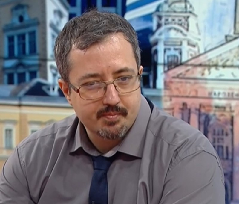 Математикът Томов: Ако отворим страната, може да стане страшно