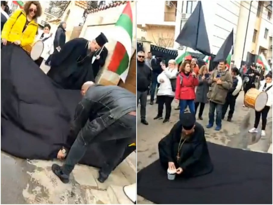 Синодът с позиция за черния чаршаф пред дома на Борисов, опънат от Дионисий