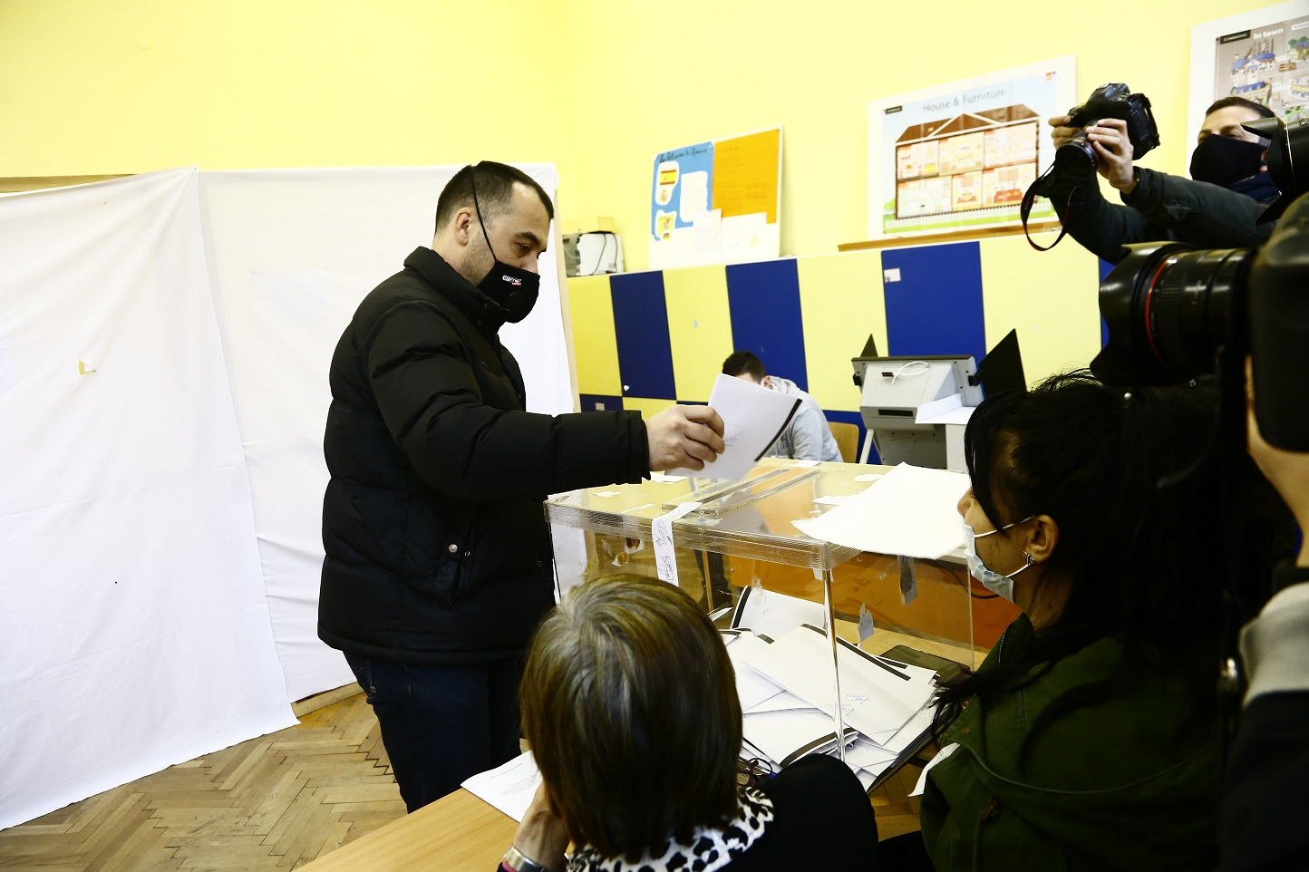 Политологът Стойчев изуми с вариант за най-реалистично правителство след изборите