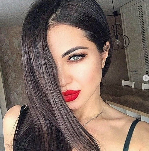 Райна се пусна чисто гола и си призна, че... СНИМКА 18+