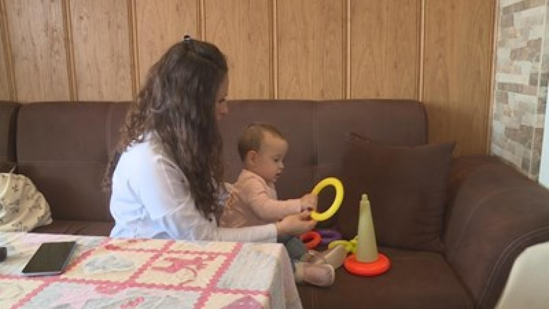 Гърми скандал у нас! Родители откриха снимка на детето си във фалшива кампания за набиране на средства