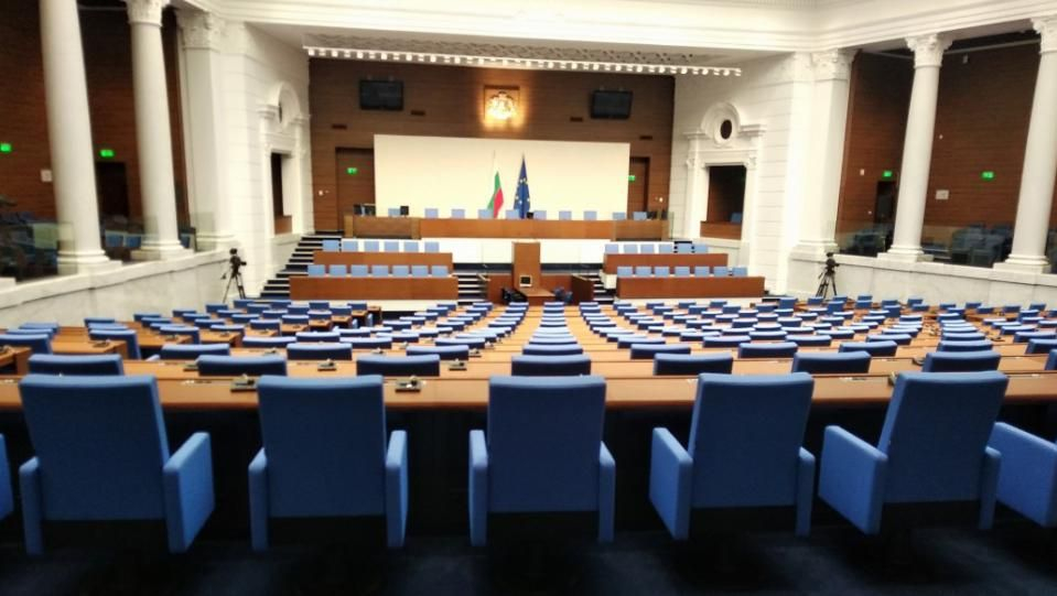 Сензационна прогноза: Радев ще разпусне новия парламент на 13 май, когато...