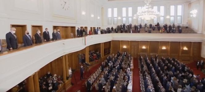 Слави се закле с гаф! СНИМКИ