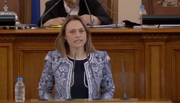 Обърна палачинката: Ива Митева реши да имитира Слави