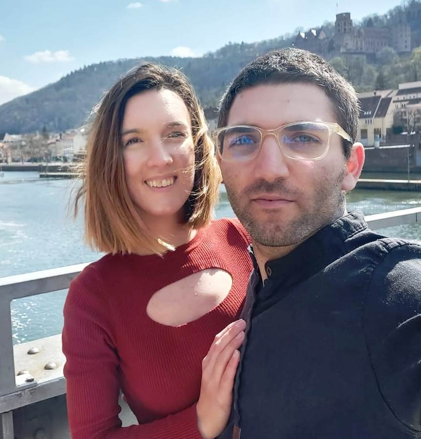 Баба съди родната си внучка, защото се омъжила за турчин
