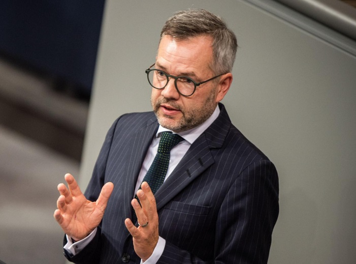Германски министър за Европа алармира: Чертаенето на нови граници на Балканите е опасен път