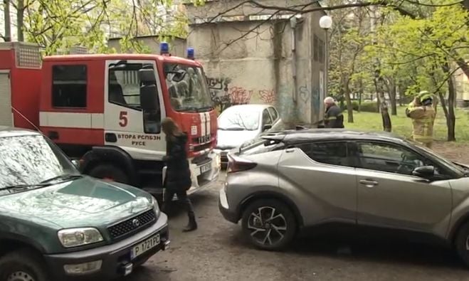 Силен гръм изправи на нокти жителите на русенски квартал ВИДЕО 