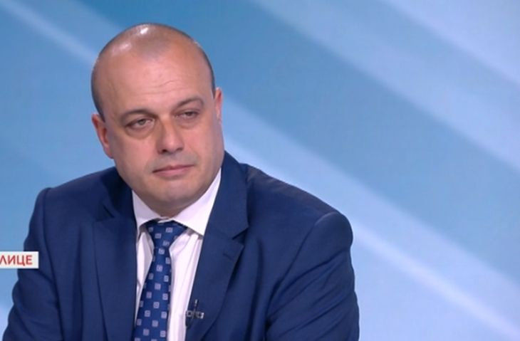 БСП отсвири Слави: Няма да се молим на никого!