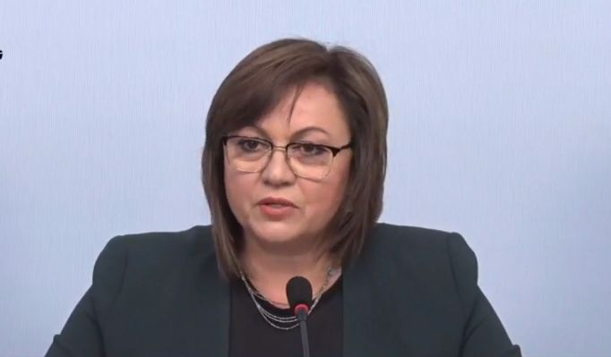 Нинова с тежки обвинения към протестърските партии за обвързаности с Борисов, извади справка