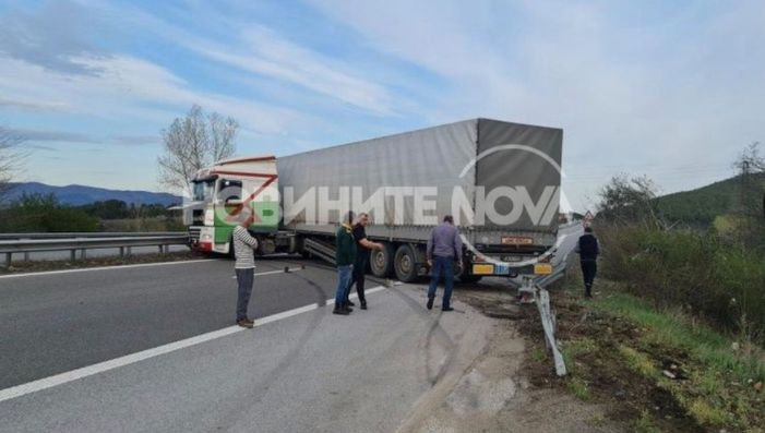 Магистрала "Тракия" е блокирана, ето какво се случва СНИМКИ