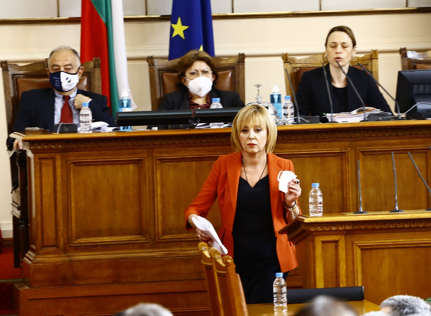 Mанолова внесе в парламента предложение за...