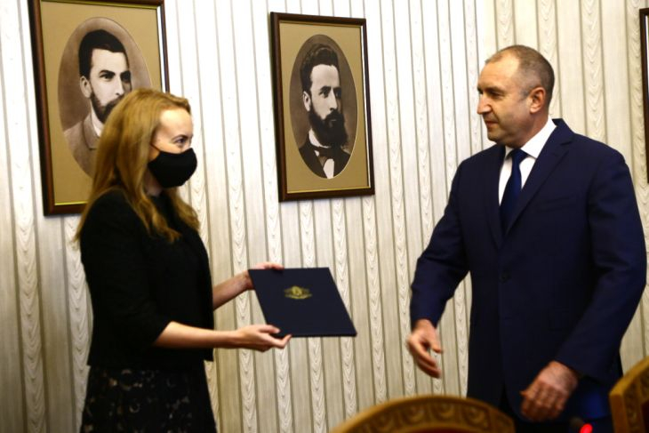 ИТН върна мандата секунди, след като го получи от Радев СНИМКИ