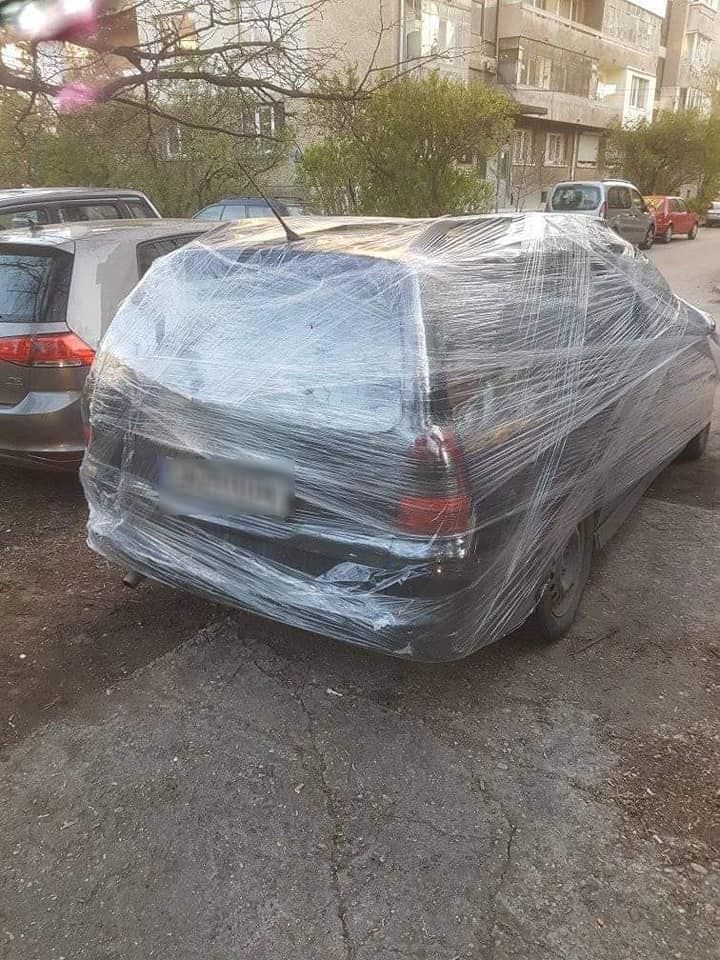 Мрежата прегря заради този автомобил, паркиран в столицата СНИМКИ 
