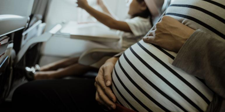 Бебе седмаче се роди във въздуха! Спаси го единствено това, че.. 