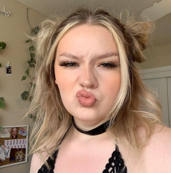 Тази закръглена дама стана хит в TikTok с това, което показа СНИМКИ 