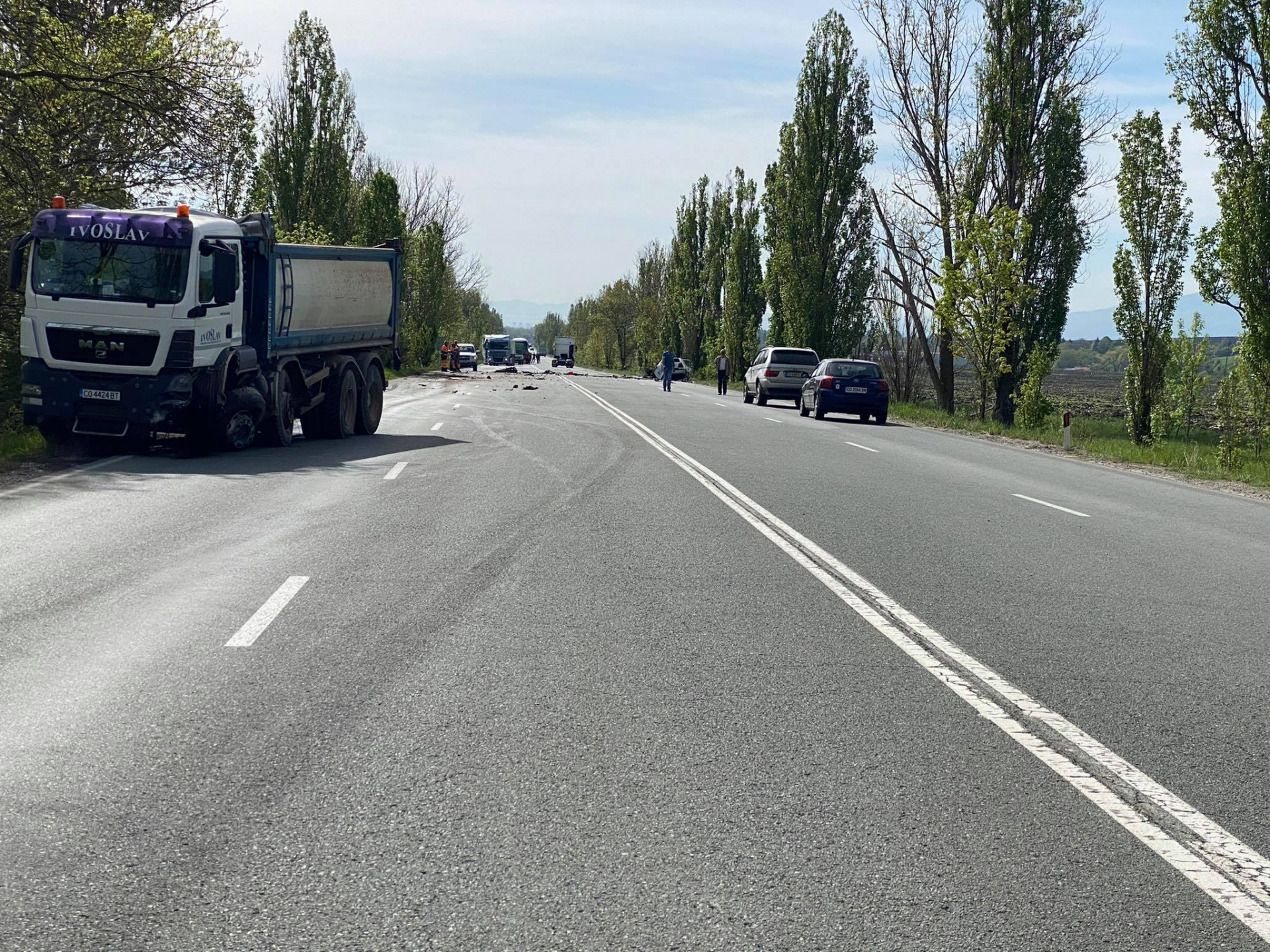 Първо в БЛИЦ! Кървава баня блокира пътя за Калотина СНИМКА