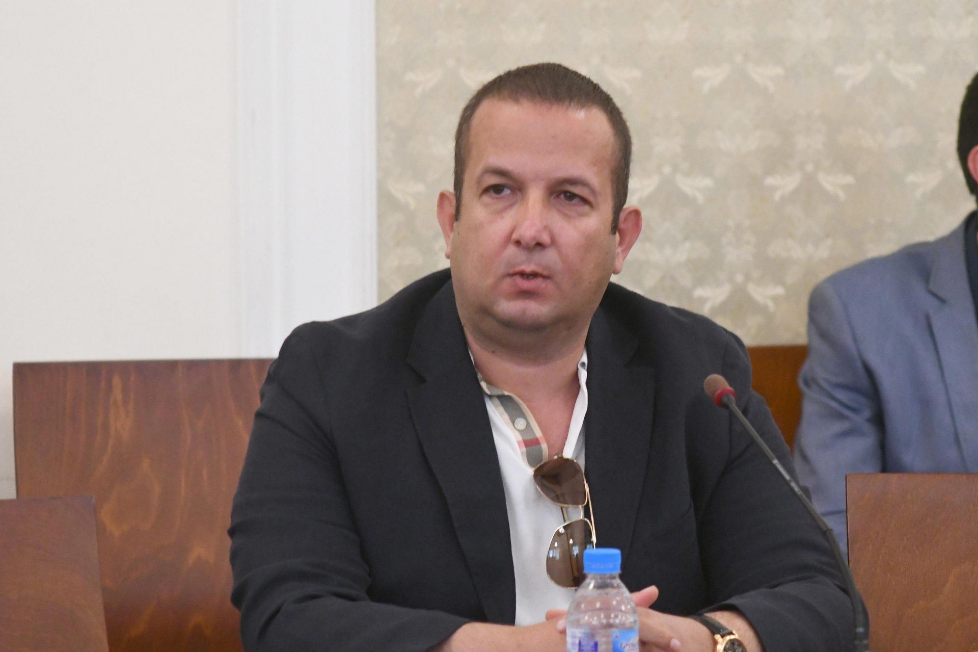 Илчовски се оплете в твърденията си