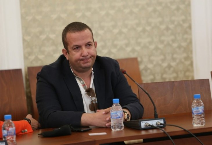 Депутат разкри схемата на Манолова с Илчовски