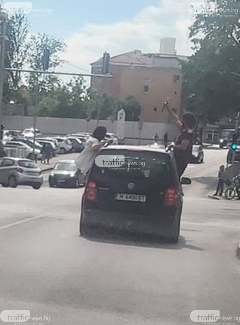 Цял Пловдив е в ужас от това, което направиха тези младежи в шуменска кола СНИМКИ