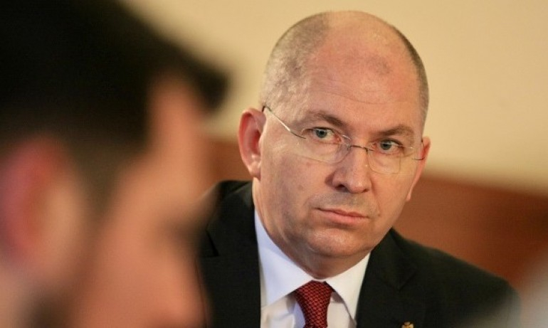 Бареков твърди, че Румен Йончев е връзката на Манолова с „агро-пилешко-житни“-те милионери