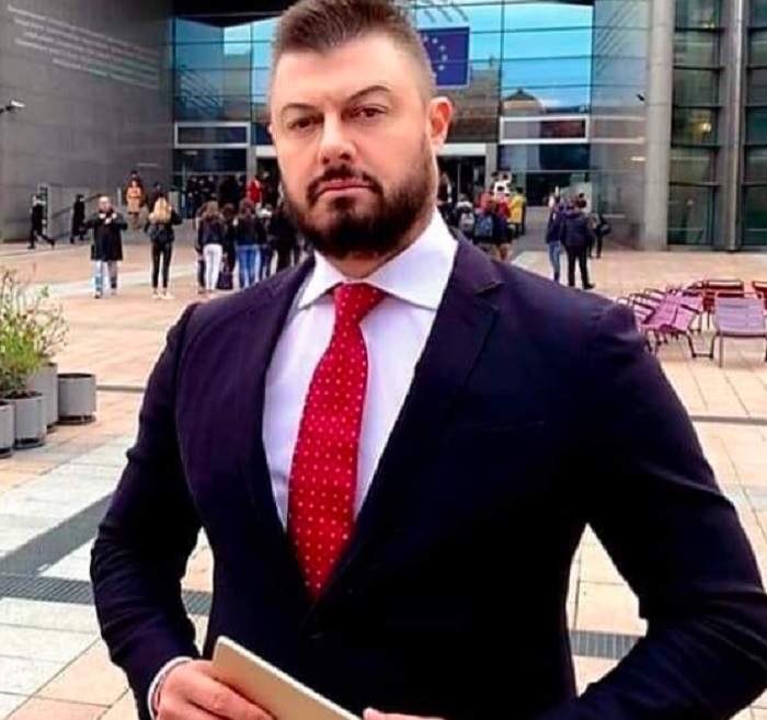 Бареков твърди, че Румен Йончев е връзката на Манолова с „агро-пилешко-житни“-те милионери