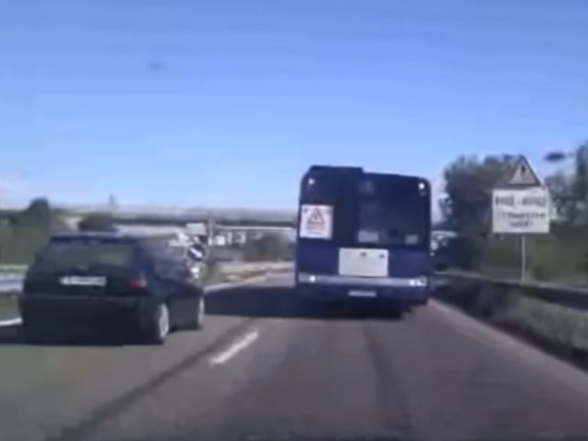 Британски бизнесмен засне потресаващ екшън на изхода на Бургас ВИДЕО
