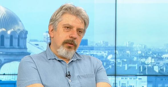 Проф. Витанов обясни заслугите на НОЩ срещу К-19 с голо девойче 