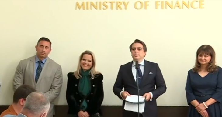Финансовият министър се закани на големите фирми: Започват сериозни проверки! ВИДЕО