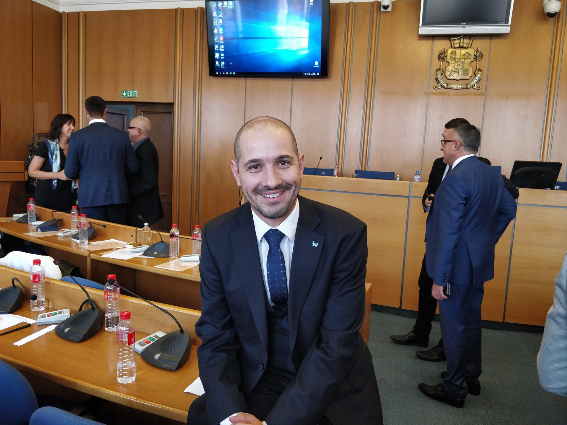 Бившият на Векилска прикова вниманието в мрежата 