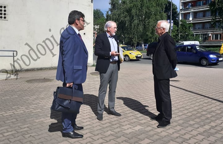Местан се появи на делото за мъртвото бебе на "Маказа", а майката на детето... СНИМКИ