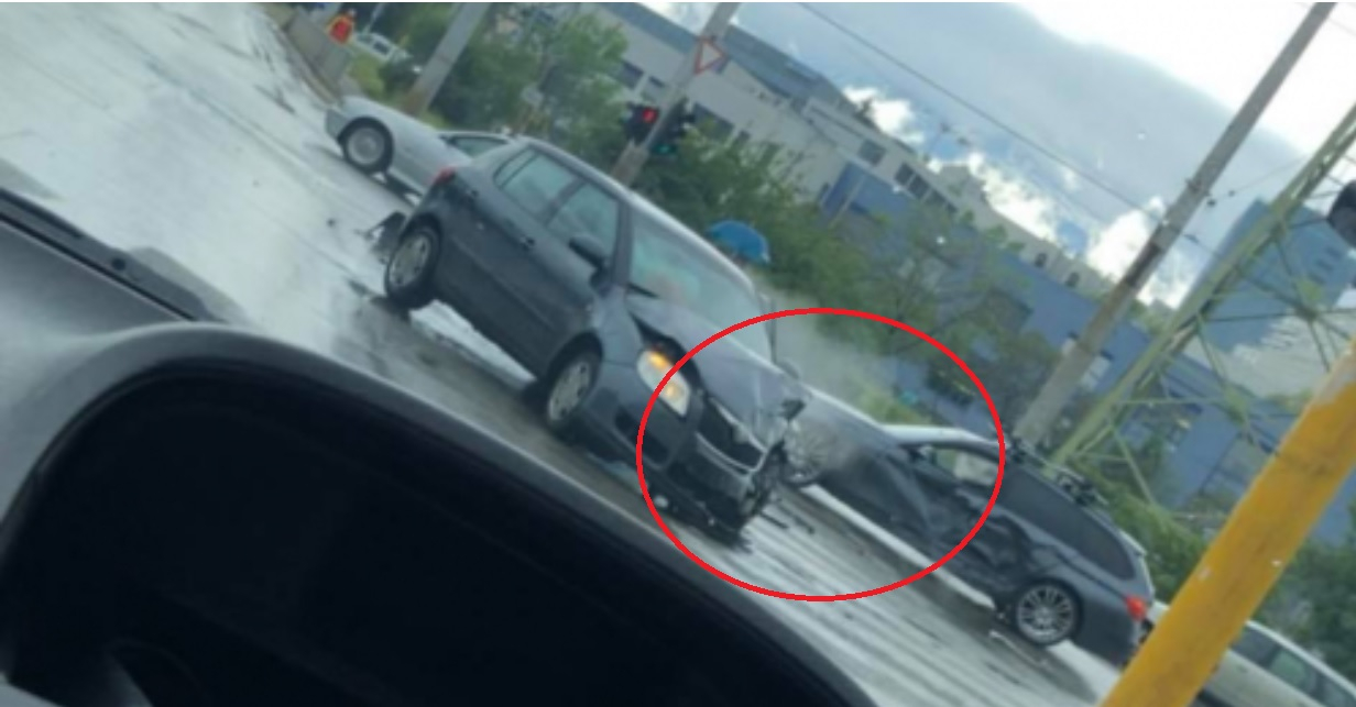 Катастрофа с два леки автомобила в столичния кв. "Дружба" СНИМКА