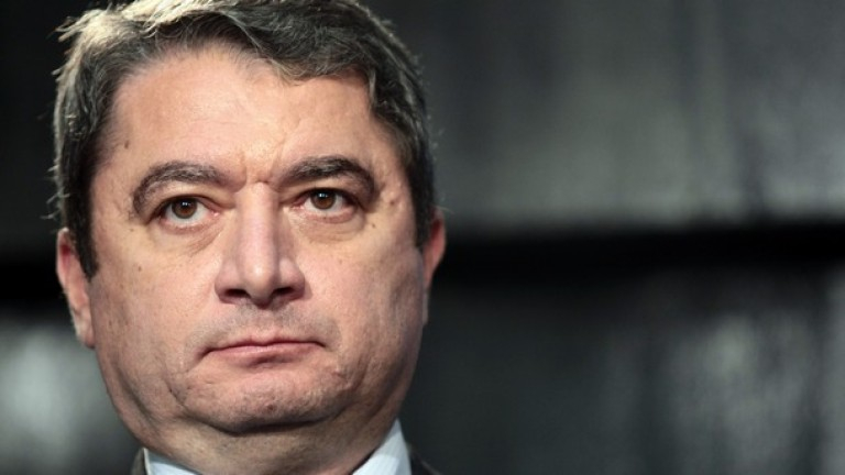 Емануил Йорданов каза защо няма драма с отпуските на шефовете на спецслужбите 