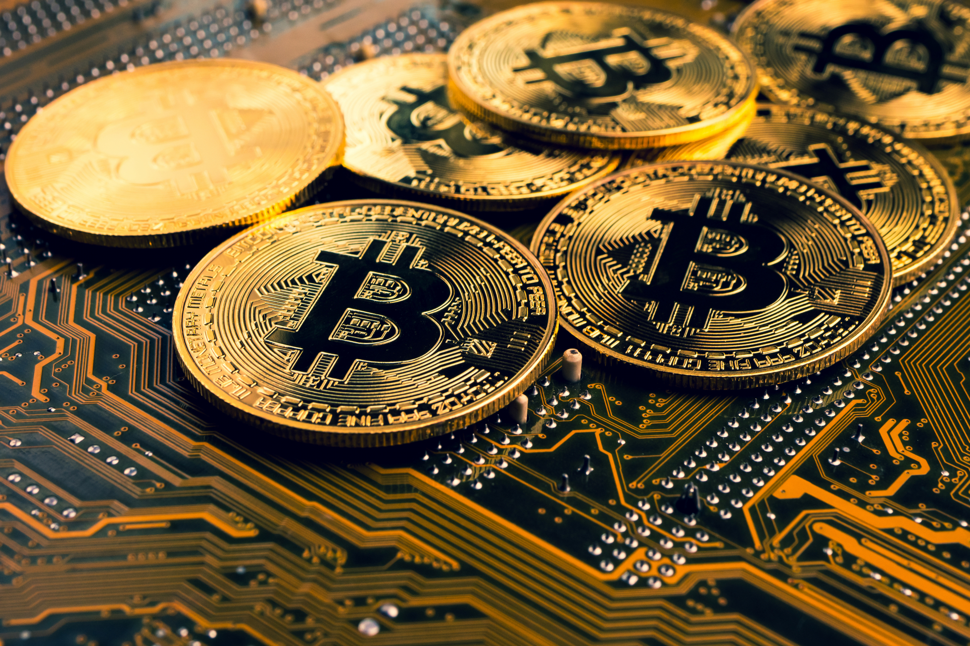 Отговори на матурите се търгуват в биткойни из социалните мрежи