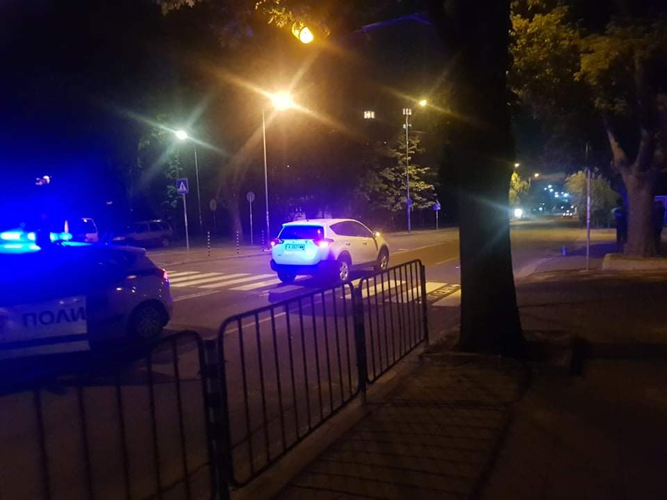 Тойота помете тийнейджъри на пешеходна пътека в Бургас