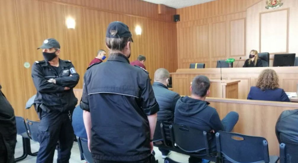Ексклузивни новини от съда за закопчания шеф на Трето РУ в Пловдив 