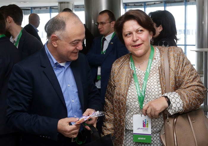 Мръсната игра на Атанасов и лакомията на Дончева! СНИМКИ