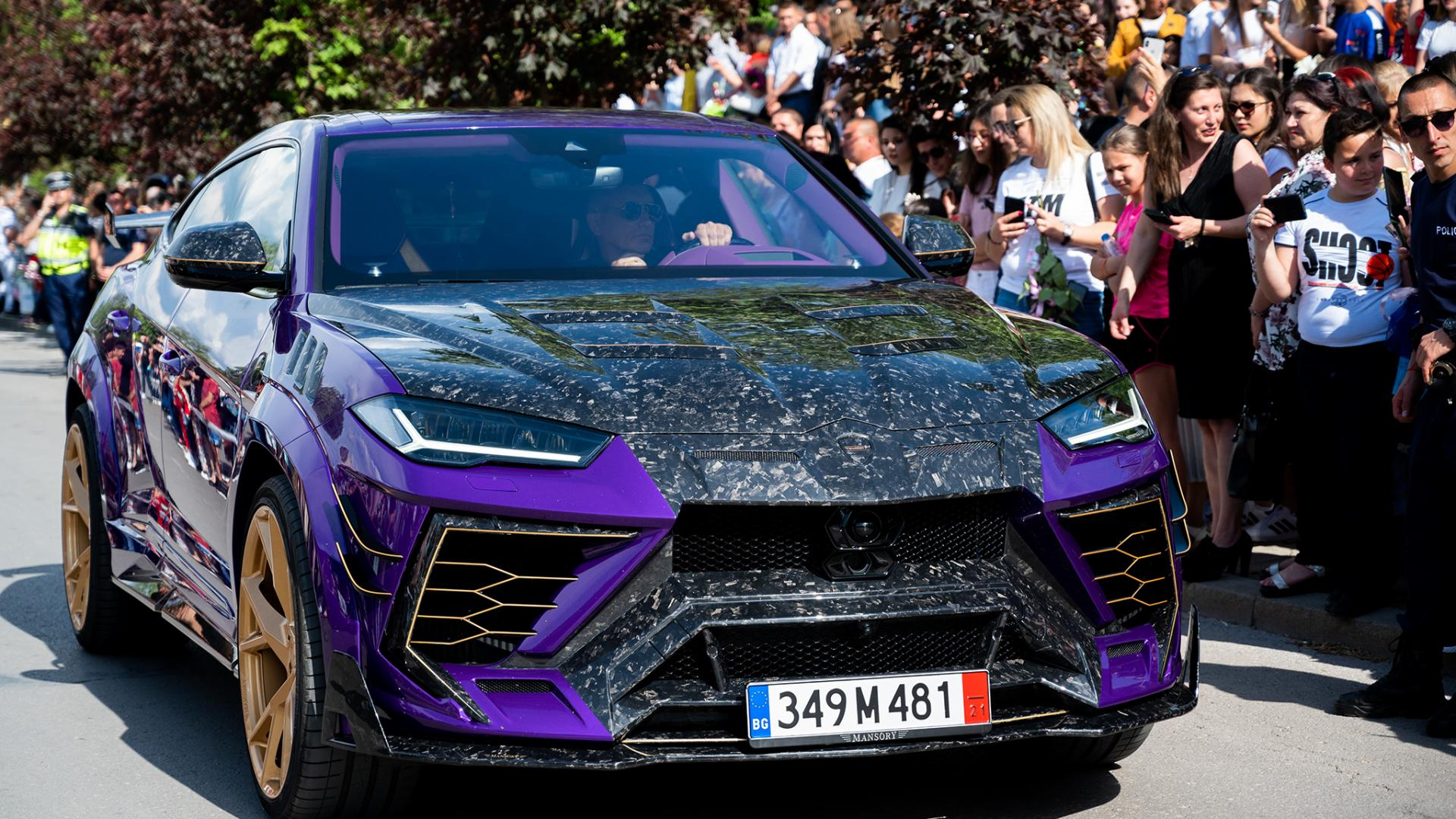 Абитуриентка събра очите с Lamborgini за 1 милион лева в Шумен СНИМКИ
