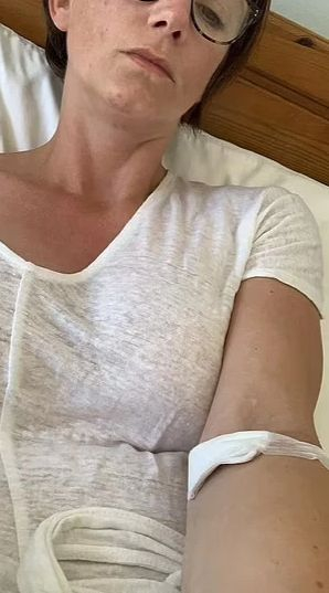 39-г. моделка умря след AstraZeneca от „много рядък“ кръвен съсирек, последните ѝ думи бяха...