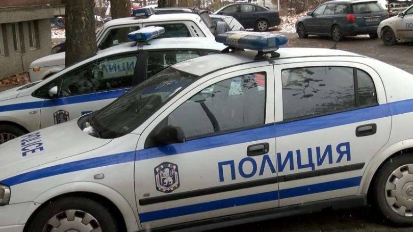 Бежанци вилнеят на пъпа на София, чупят глави с бутилки, размахват ножове