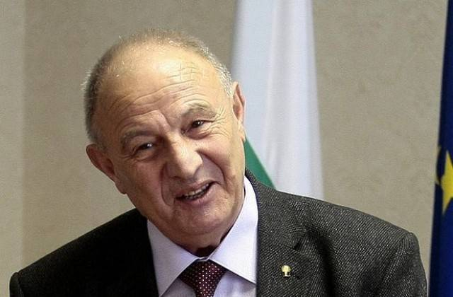 Проф. Топалов: Ако Скопие не направи това, ще се превърне в Троянски кон на Русия в ЕС