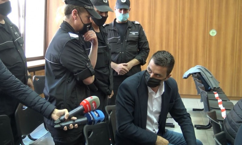 Повдигнаха ново обвинение на закопчания шеф на пловдивското Трето РПУ