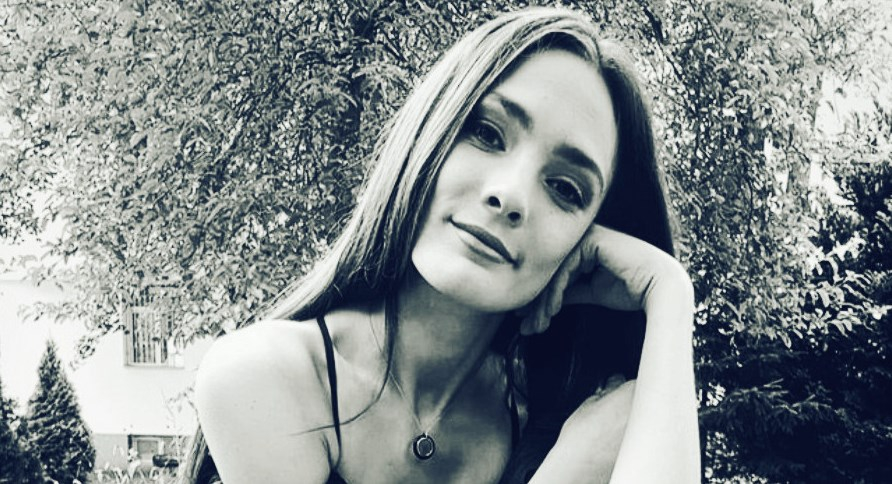 Починалата Лорина Камбурова останала сираче още на 13 години, вижте историята й ВИДЕО
