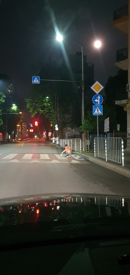 Жена изпадна в ужас от тази гледка посред нощ в София СНИМКИ 18+