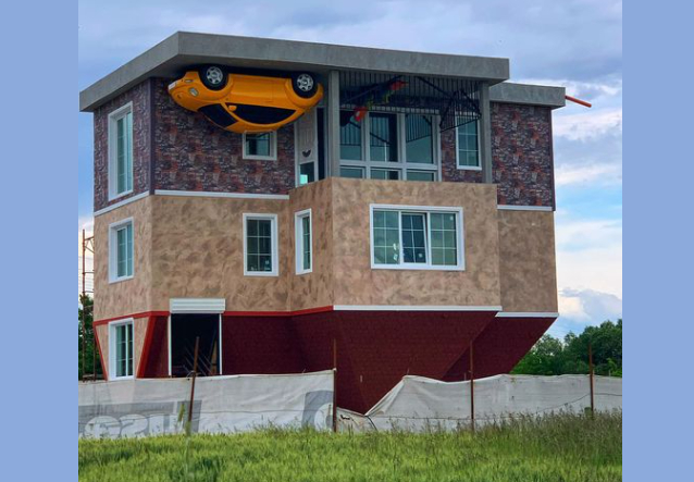 Архитектурен феномен с къща в Черноморец изуми мрежата СНИМКА